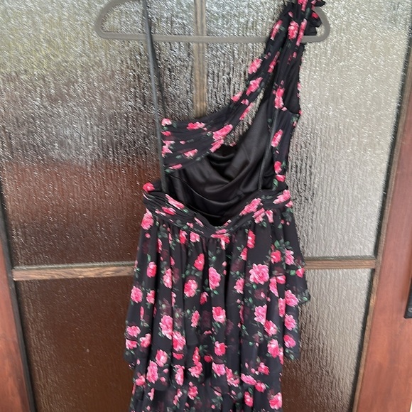 Floral One-Shoulder Evening Dress size 8. - Picture 11 of 11